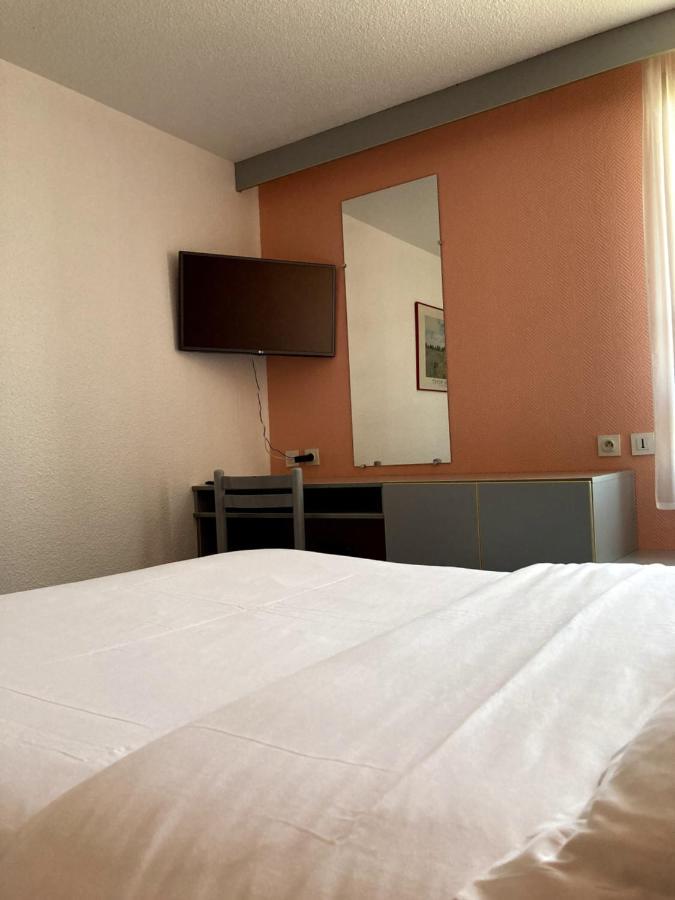Brit Hotel Essentiel Moulins 아베르메스 외부 사진