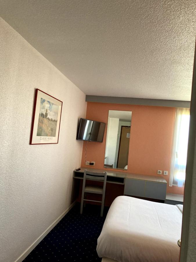 Brit Hotel Essentiel Moulins 아베르메스 외부 사진