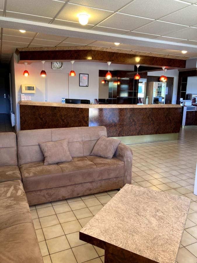 Brit Hotel Essentiel Moulins 아베르메스 외부 사진