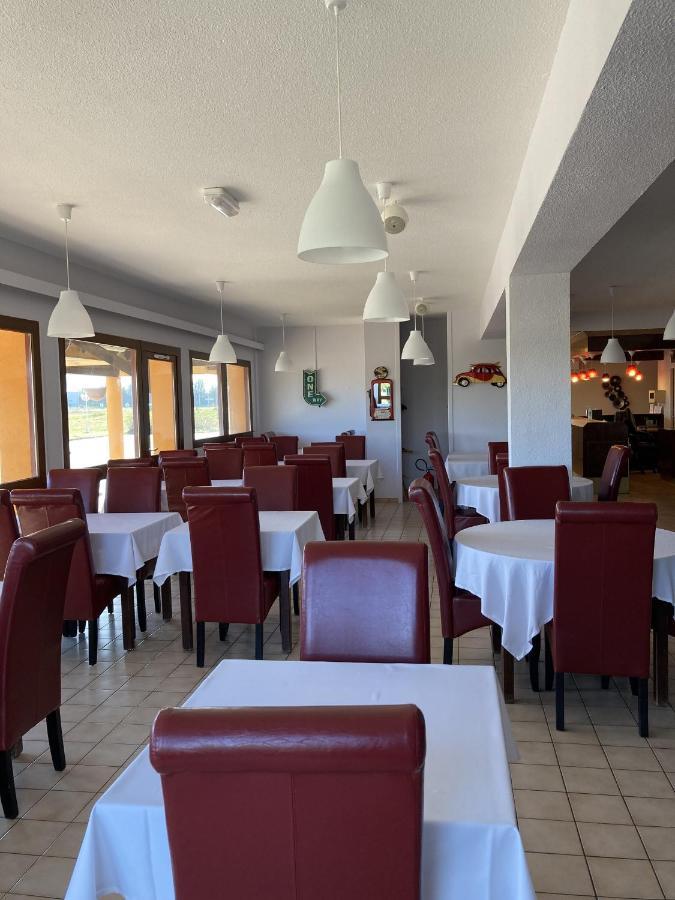 Brit Hotel Essentiel Moulins 아베르메스 외부 사진