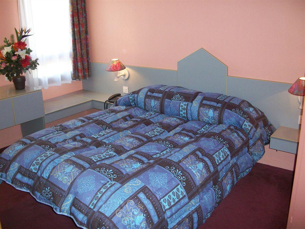 Brit Hotel Essentiel Moulins 아베르메스 외부 사진